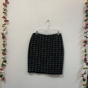 Skirt, black and white pattern.